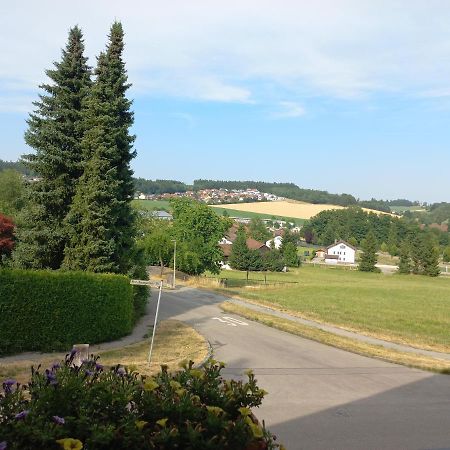 Weiss-Rot-Schwarz Appartement Bad Griesbach  Buitenkant foto