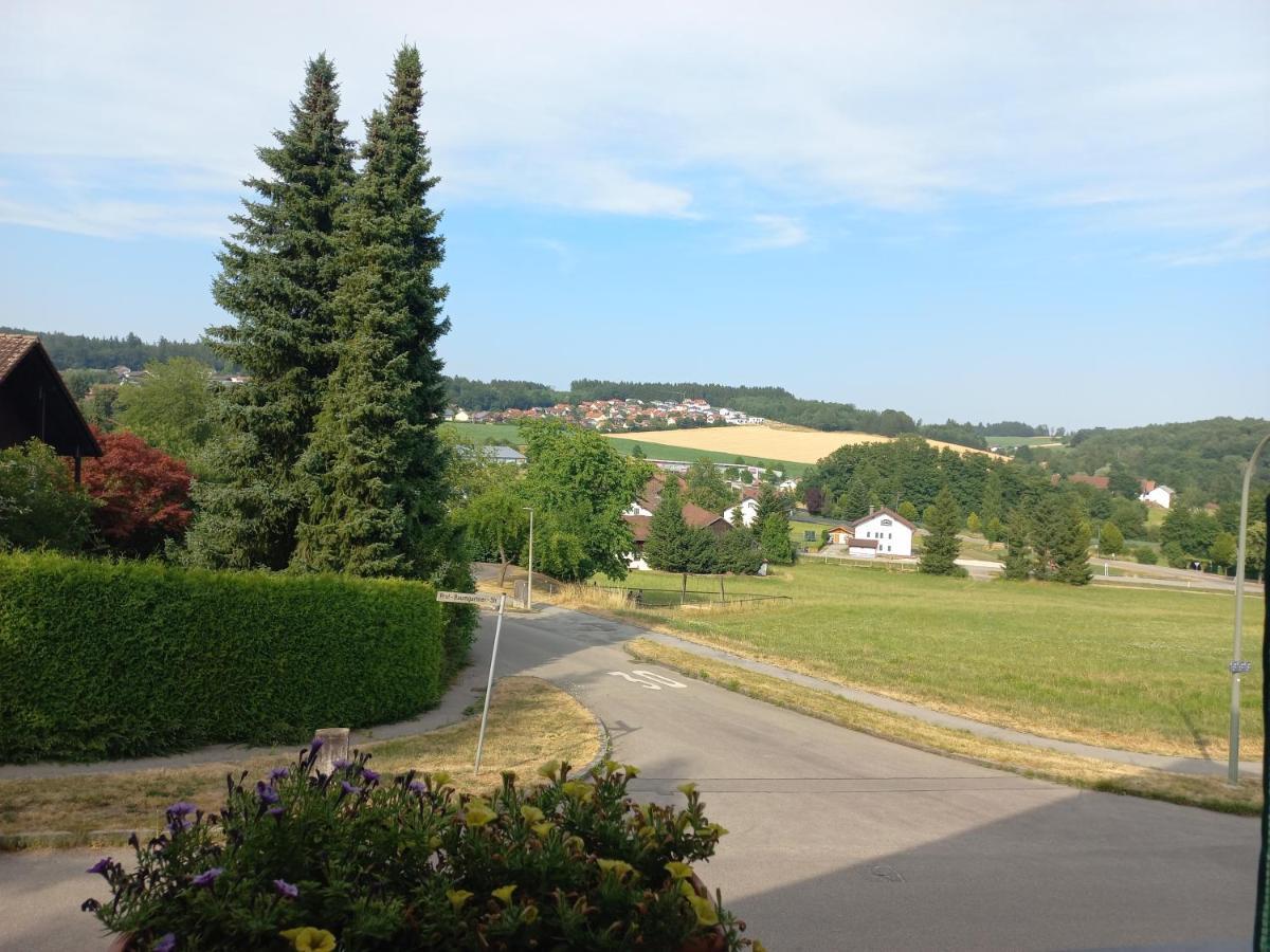 Weiss-Rot-Schwarz Appartement Bad Griesbach  Buitenkant foto